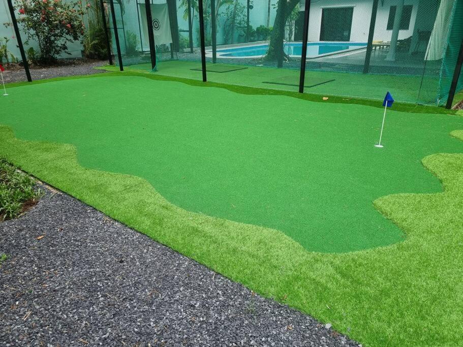 Starfield Golf Pool * Hô Chi Minh-Ville